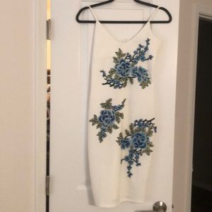 Club L White and blue flowered details